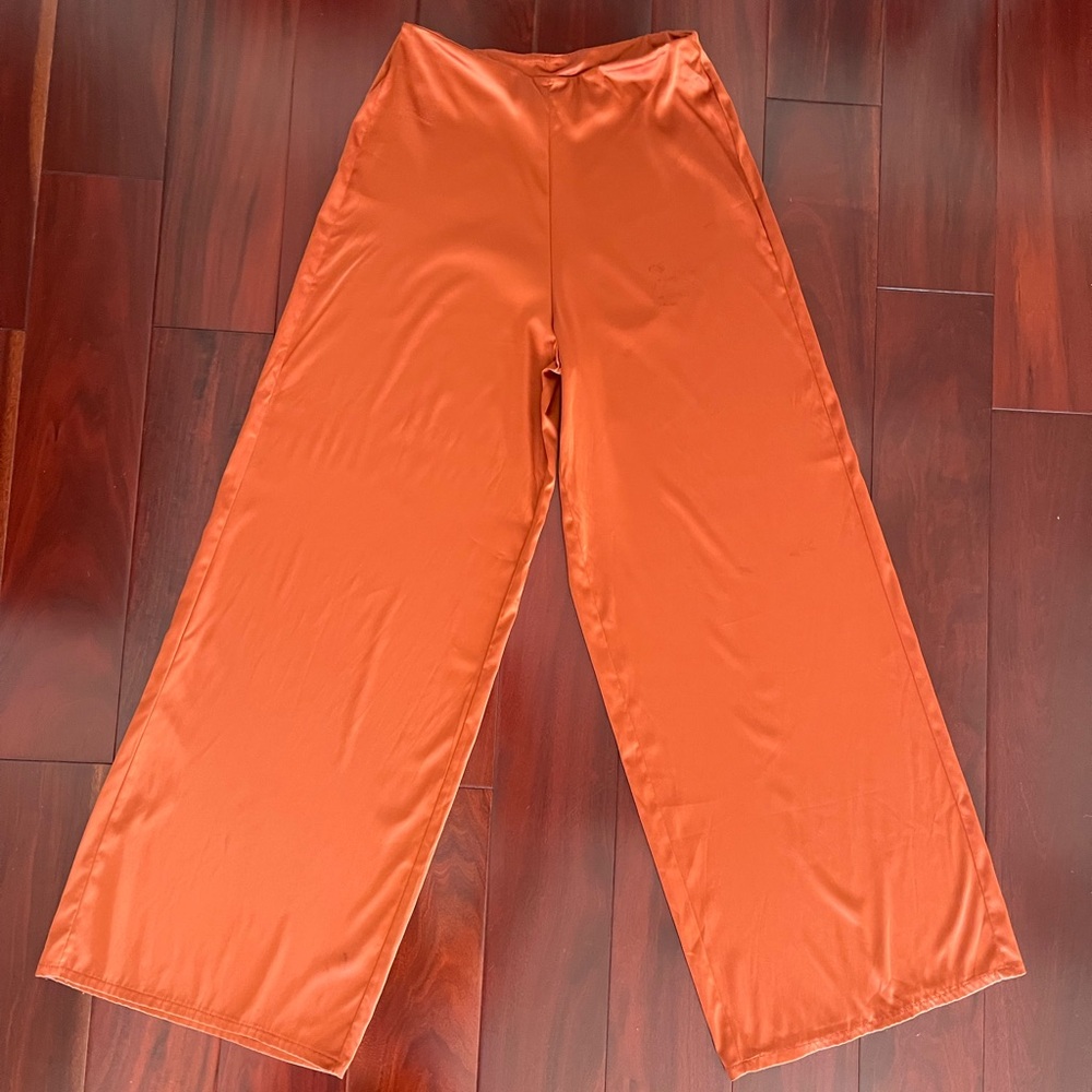 ‼️SOLD on FB Marketplace: Stylish Orange Wide-Leg Pants